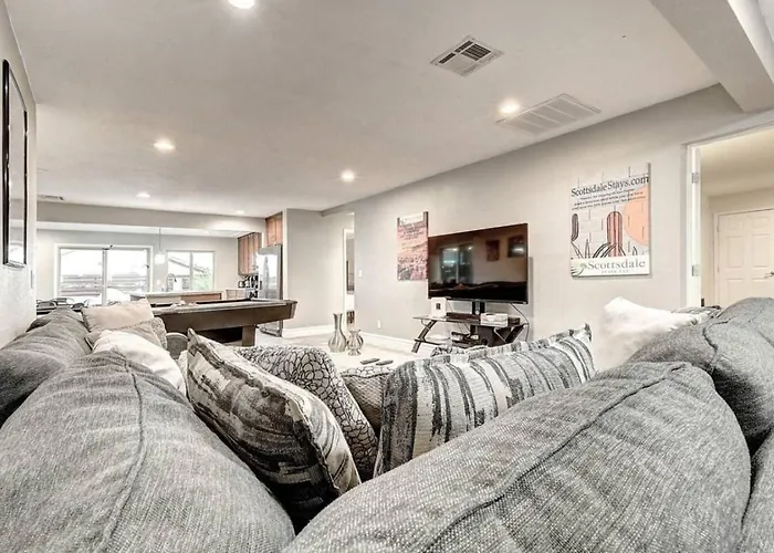Massive 19br Estate Private Pool And Hot Tub Sleeps 32 Pet-friendly Ferienhaus *