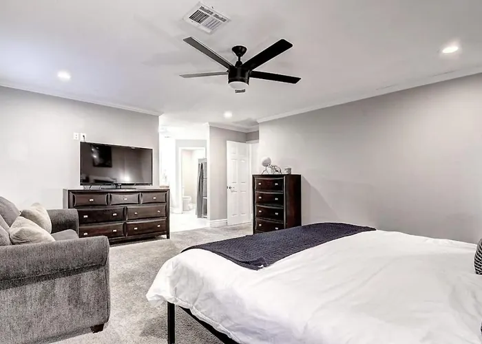 Ferienhaus Massive 19br Estate Private Pool And Hot Tub Sleeps 32 Pet-friendly *