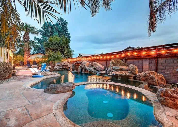 Massive 19br Estate Private Pool And Hot Tub Sleeps 32 Pet-friendly Phoenix