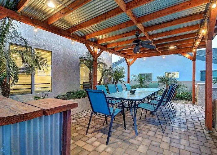 Ferienhaus Massive 19br Estate Private Pool And Hot Tub Sleeps 32 Pet-friendly