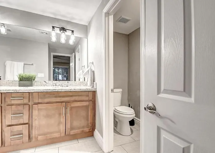 Massive 19br Estate Private Pool And Hot Tub Sleeps 32 Pet-friendly *