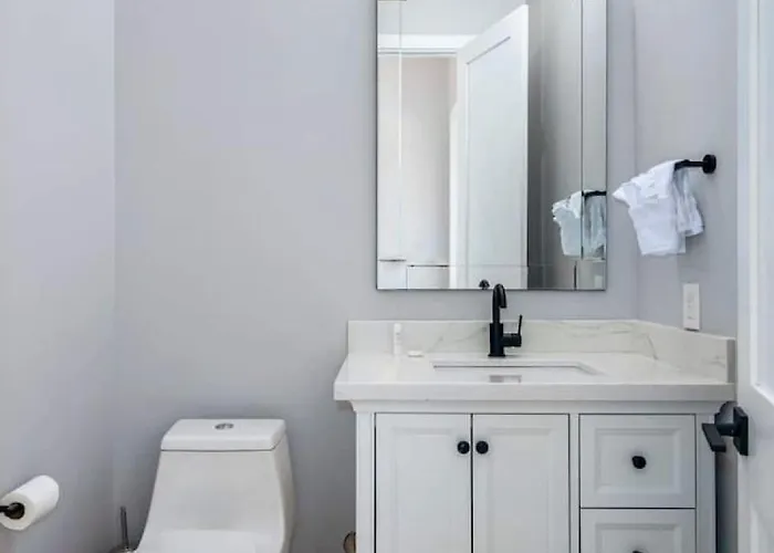Massive 19br Estate Private Pool And Hot Tub Sleeps 32 Pet-friendly Ferienhaus