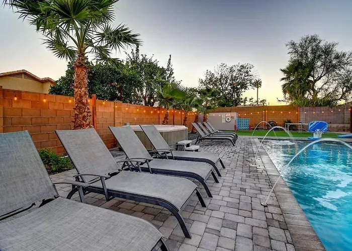 Massive 19br Estate Private Pool And Hot Tub Sleeps 32 Pet-friendly Ferienhaus Phoenix
